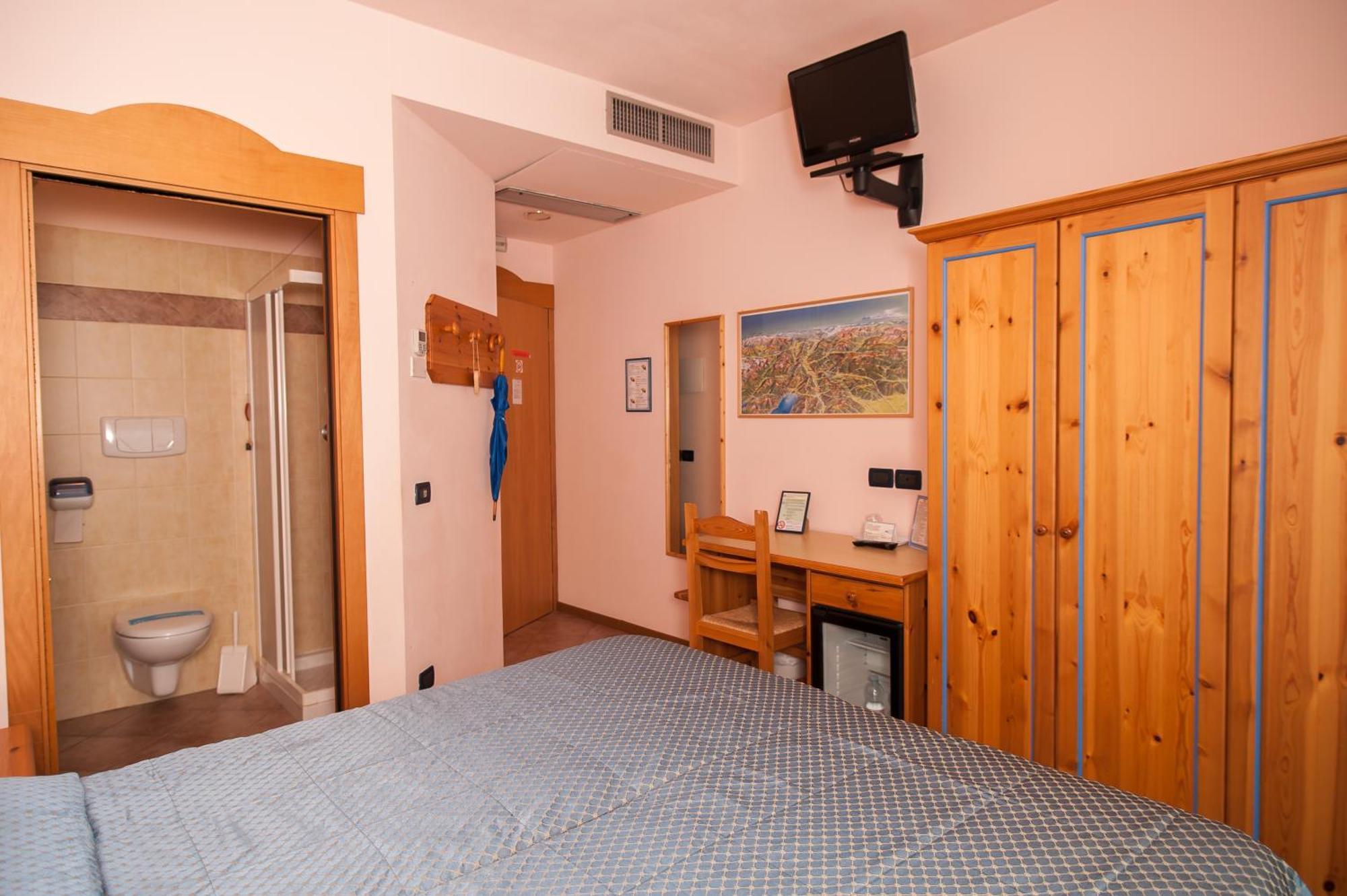 Hotel Vittoria Riva del Garda Quarto foto