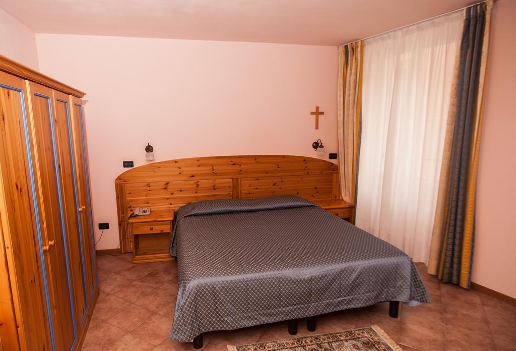 Hotel Vittoria Riva del Garda Exterior foto